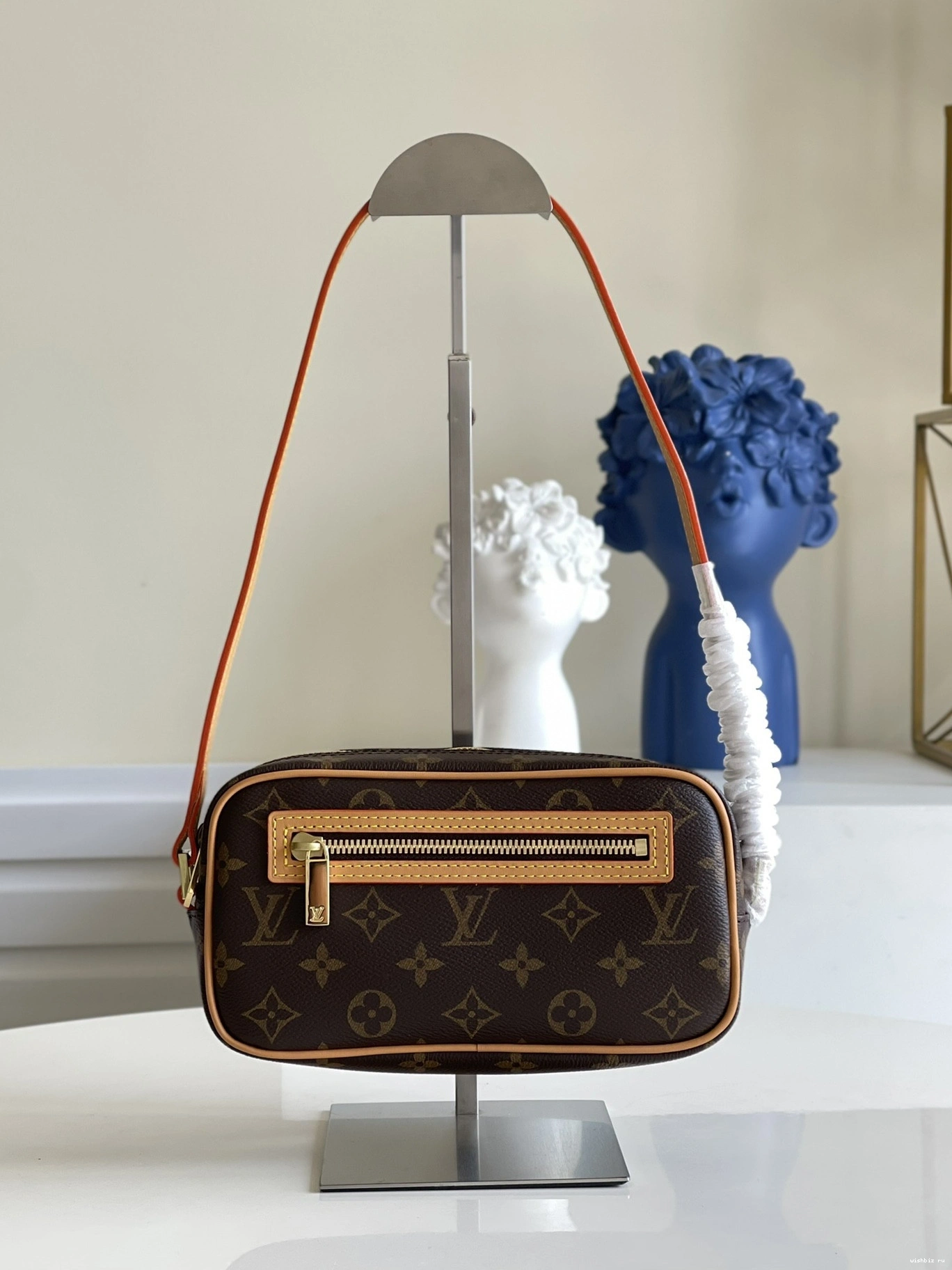 WIS LOUIS VUITTON CITE 1004